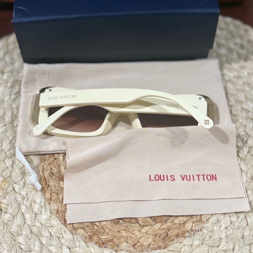 Louis Vuitton Ivory Sunglasses - Picture 6 of 7